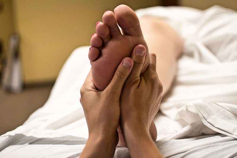 Best Shoes for Plantar Fibroma